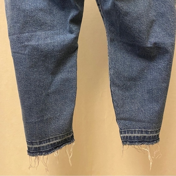 Torrid 22S Mom Straight Vintage Stretch High-Rise Jeans Distressed Frayed Hems - Picture 7 of 14